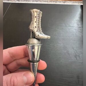 Boots wine stopper